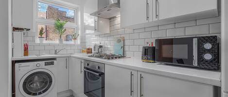 Fridge, microwave, oven, stovetop