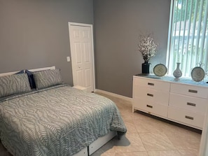 3 habitaciones, tabla de planchar con plancha y wifi gratis