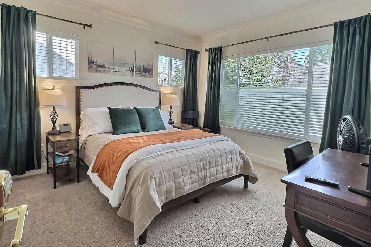 Standard Room, Patio | Hypo-allergenic bedding, down comforters, desk, iron/ironing board