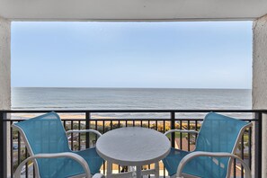Outdoor dining - Oceanfront Escape w/ Pools on Ocean Boulevard (Myrtle Beach)