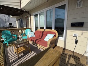 Terrace/patio - Beach Block condo, 2 bed, 2.5 bath short or long-term rental this offseason. (Brigantine)