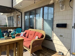 Terrace/patio - Beach Block condo, 2 bed, 2.5 bath short or long-term rental this offseason. (Brigantine)