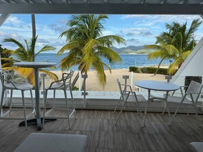 تناول الطعام بالخارج