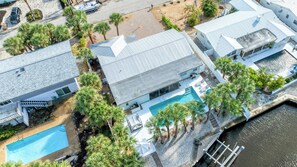 Exterior - Siesta Key Waterfront Oasis - Heated Pool, Dock, Walk to Village & Beach (Siesta Key)