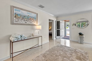 3 bedrooms, iron/ironing board, free WiFi, bed sheets - Siesta Key Waterfront Oasis - Heated Pool, Dock, Walk to Village & Beach (Siesta Key)