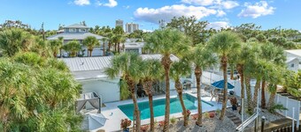 Siesta Key Waterfront Oasis - Heated Pool, Dock, Walk to Village & Beach