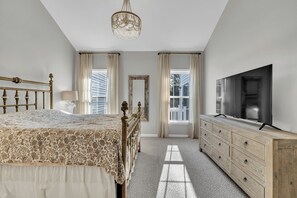 4 bedrooms, iron/ironing board, free WiFi - Rehoboth Beach Three Level Townhouse Clean Spacious Pools Gym Playground (Rehoboth Beach)