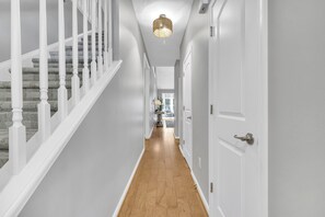 Interior - Rehoboth Beach Three Level Townhouse Clean Spacious Pools Gym Playground (Rehoboth Beach)