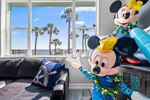 TV, video games, table tennis - Game Room • Theater •Luxurious Waterfront Retreat• (Melbourne)