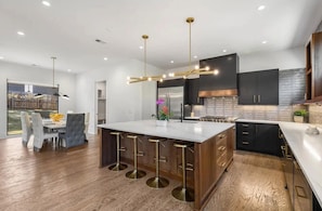 Mikrowelle, Ofen, Herdplatte, Geschirrspüler