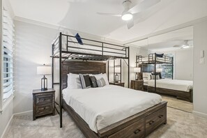 2 soverom, strykejern/-brett, reiseseng for barn og wi-fi (inkludert)