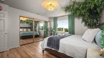 2 bedrooms, iron/ironing board, internet, bed sheets