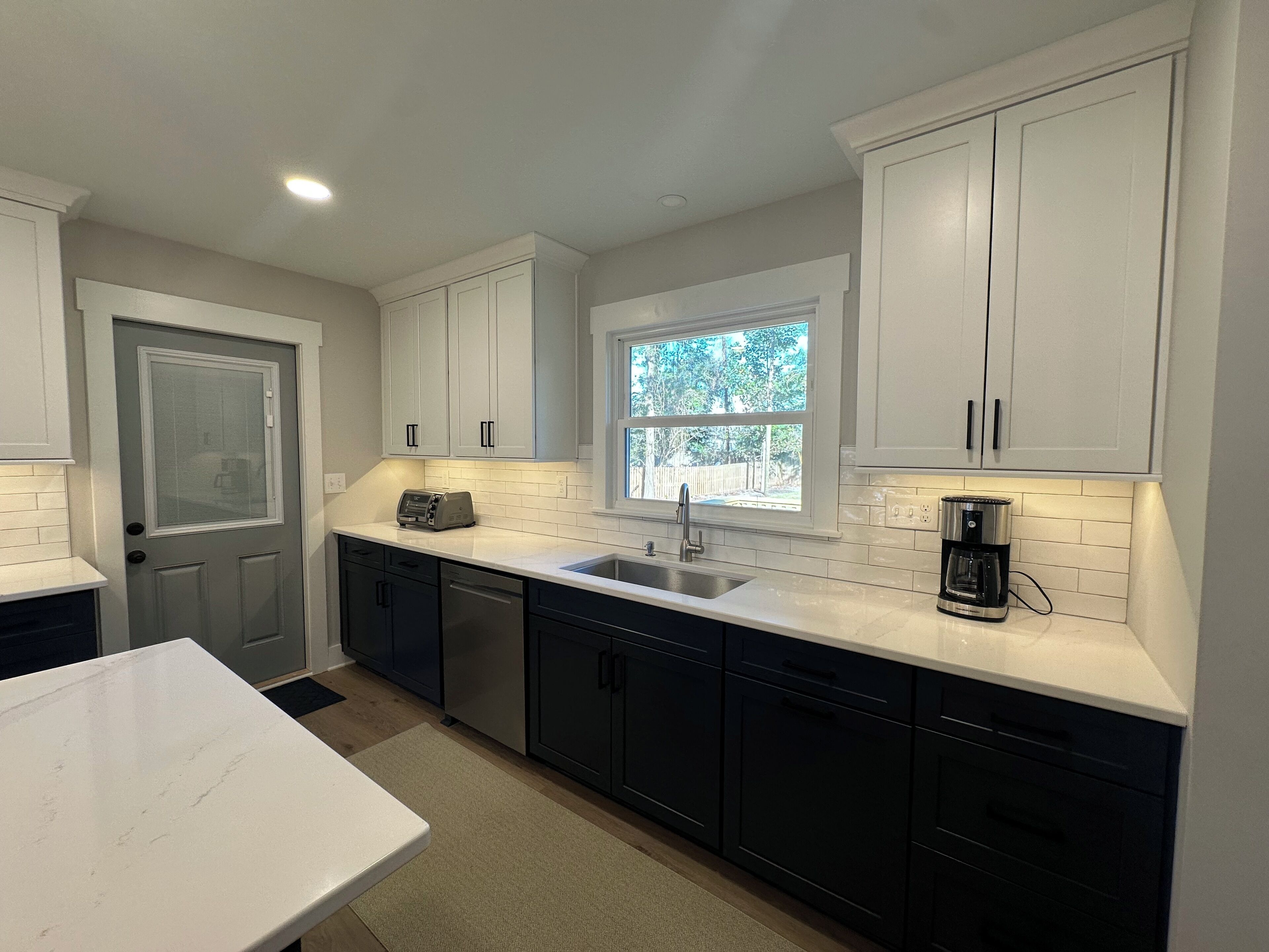 電子レンジ、オーブン、コンロ、食器洗い機