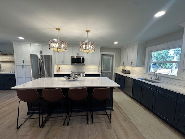 Microwave, oven, stovetop, dishwasher