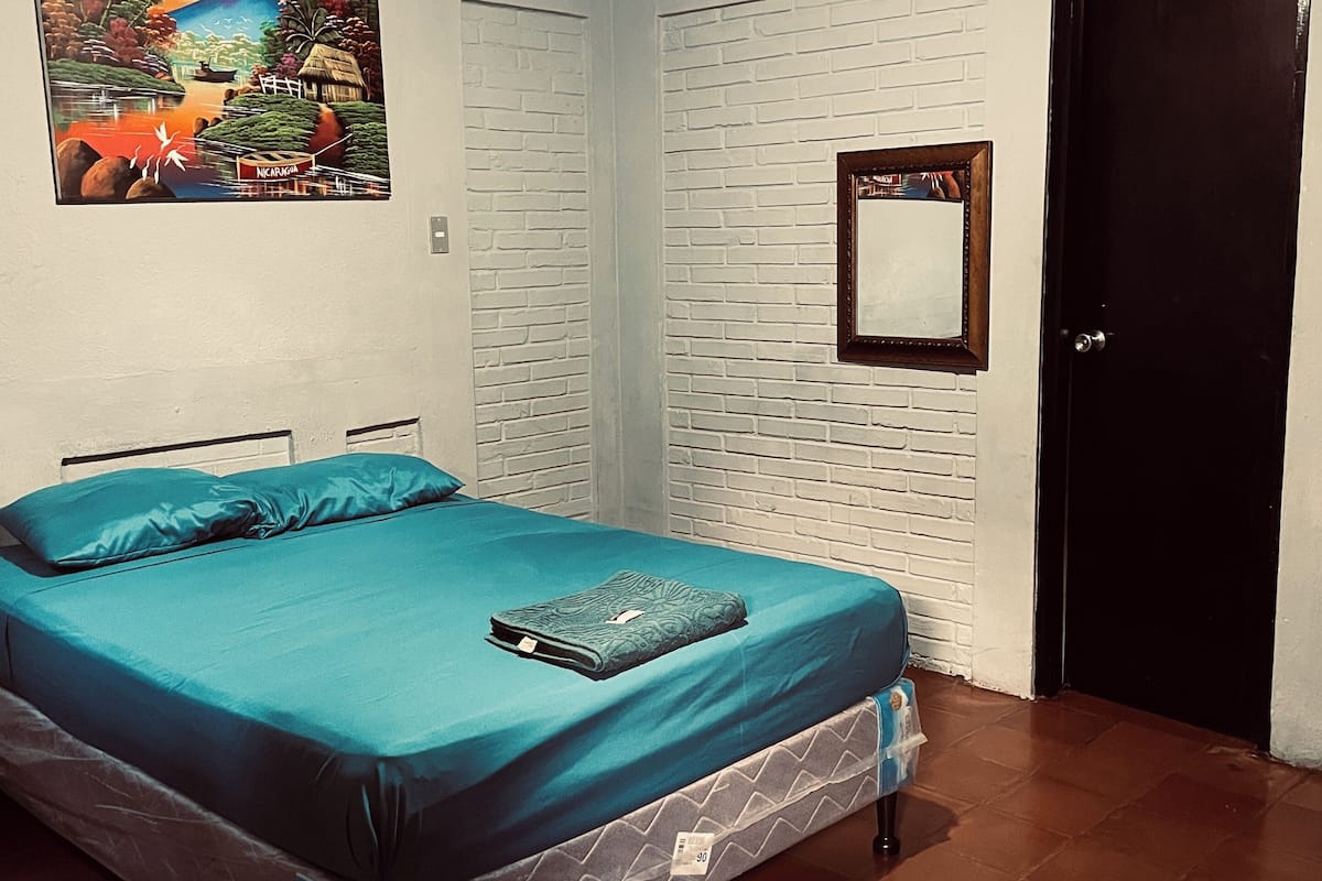 Classic Single Room | Blackout drapes, iron/ironing board, free WiFi, bed sheets