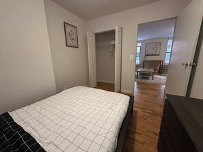 2 bedrooms, WiFi, bed sheets