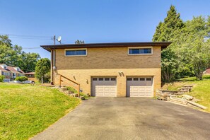 Exterior - Enjoyable 4-bedroom house with AC in Monroeville (Monroeville)