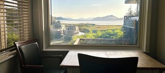 Cozy studio apartment with waterfront view