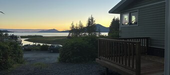 Cozy studio apartment with waterfront view
