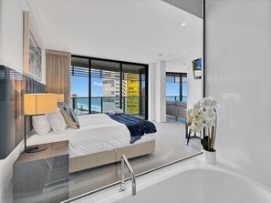 2 عدّة غرف نوم ومكتب ومكواة/لوح كي وسرير سفر