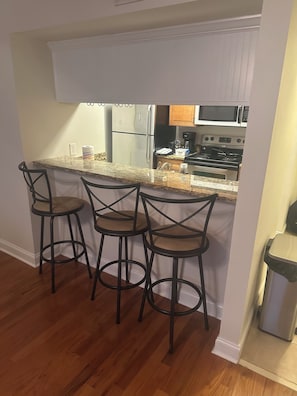 Private kitchen - Gateway to Auburn - Perfect 2 Bedroom Rental (Auburn)