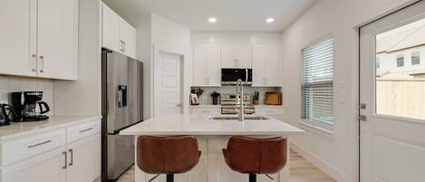 Mikrowelle, Ofen, Herdplatte, Geschirrspüler