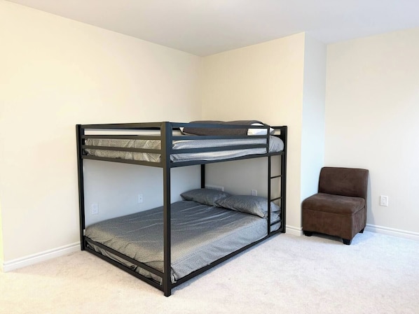 Casa Deluxe | Decoración individual, mobiliario individual, sistema de insonorización