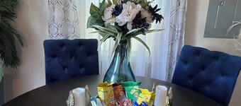 Charming family friendly 3-bedroom house in  Painter with AC and outdoor patio