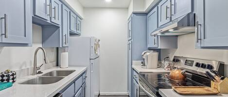 Oven, stovetop, dishwasher