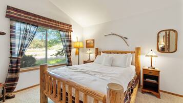 2 bedrooms, desk, iron/ironing board, free WiFi