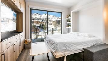 Desk, iron/ironing board, free WiFi, bed sheets