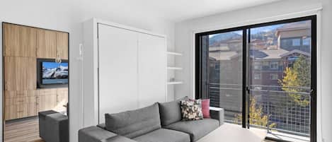 Smart TV, videogiochi, studio