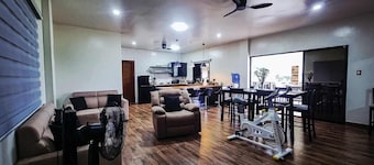 Earl's Villa
