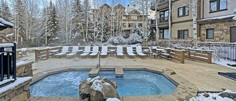 حمّام سباحة خارجي