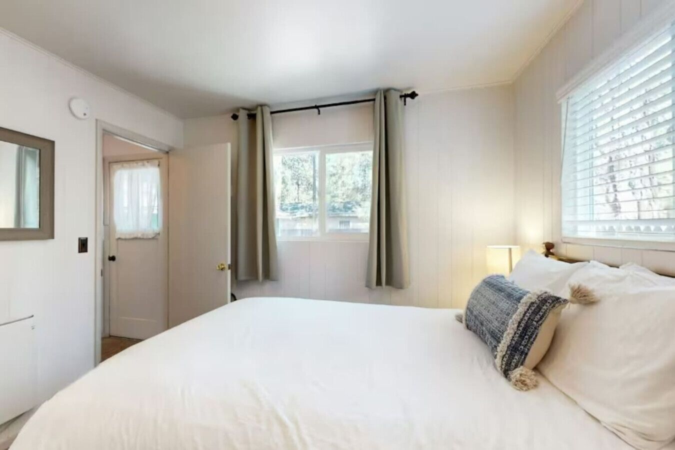 3 Schlafzimmer, Schreibtisch, Bügeleisen/Bügelbrett, WLAN