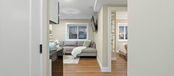 Cute, Clean, Modern Suite in a House - Great Area!