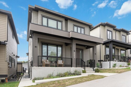 Cute, Clean, Modern Suite in a House - Great Area!