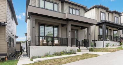 Cute, Clean, Modern Suite in a House - Great Area!