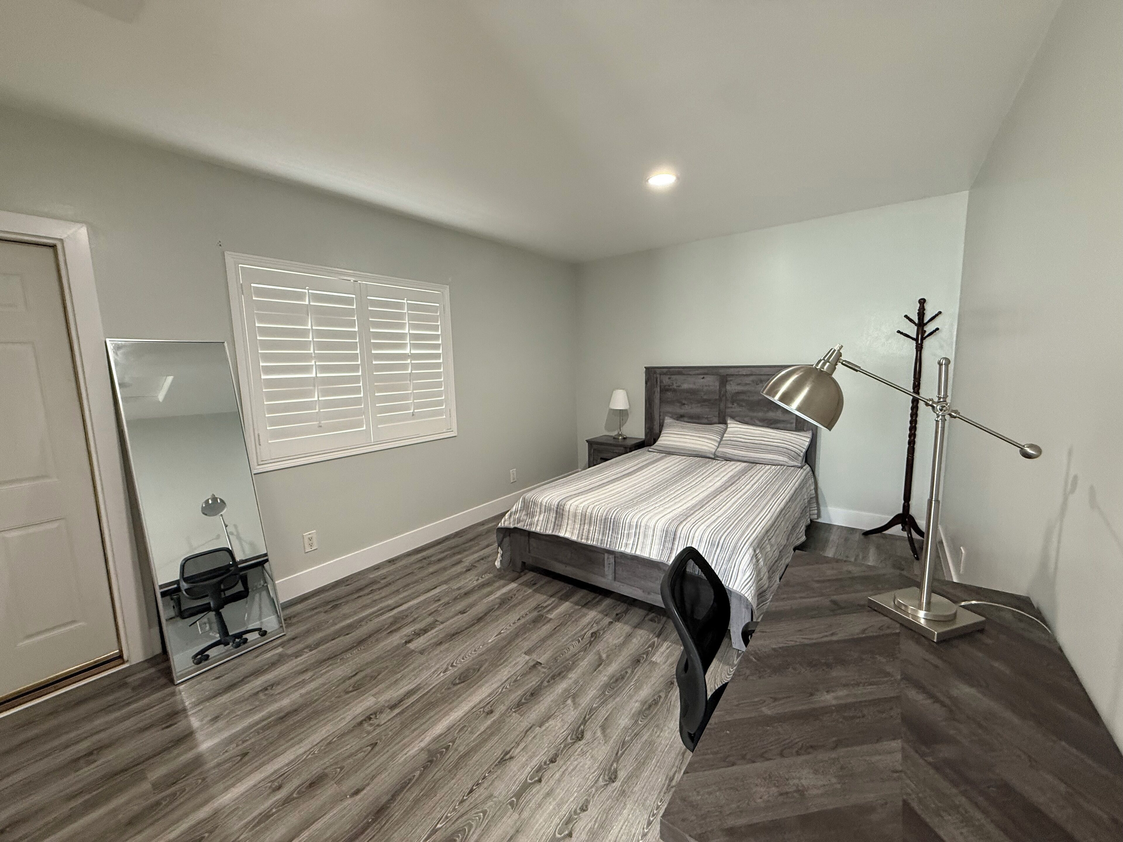 1 bedroom, desk, iron/ironing board, travel crib
