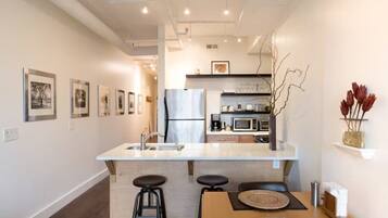 Fridge, microwave, oven, stovetop