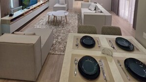 House - Sunny Beach Luxurious Apartment 2BR Stay (Durrës)