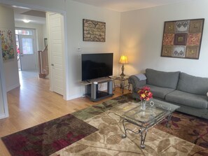 Deluxe House | Living area