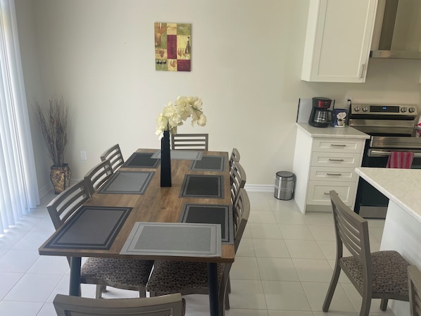 Deluxe House | Private kitchen | Full-size fridge, microwave, oven, dishwasher