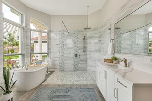 Shower, hair dryer, towels - Avida Serena - Luxury Rental Pool, Spa & Walk to Cape Harbour (Cape Coral)