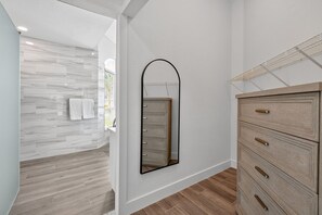 Interior - Avida Serena - Luxury Rental Pool, Spa & Walk to Cape Harbour (Cape Coral)