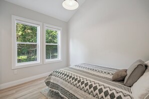 1 chambre, fer et planche à repasser, accès Internet, draps fournis