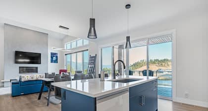 Luxurious 4-Bedroom Retreat with Views in McKinley Beach