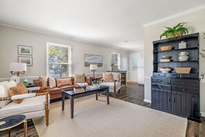 Smart-tv, bøger, kontorer