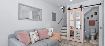 Cozy dual-cabin experience on Washburn Mountain in peaceful Greenwood, Arkansas.