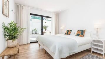 2 bedrooms, iron/ironing board, travel cot, free WiFi